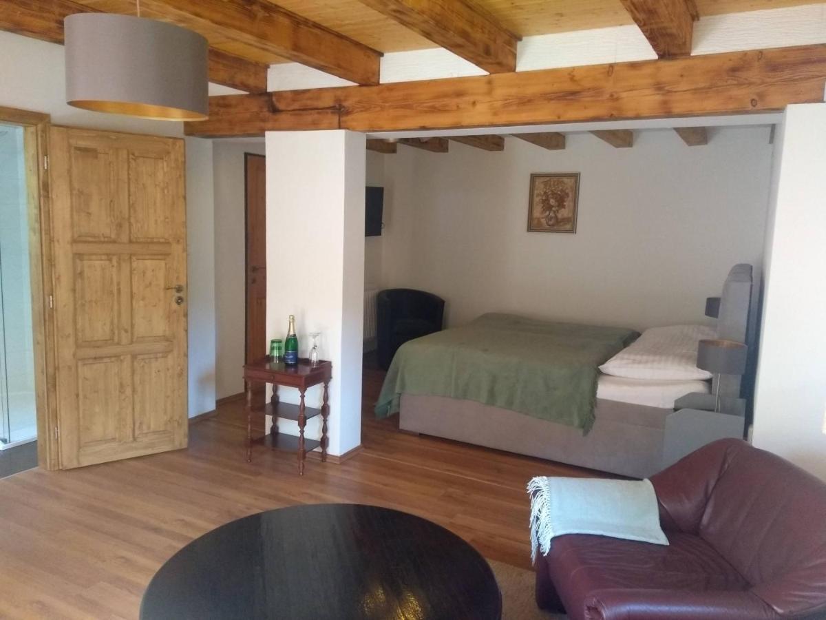 Stodola-Soukromy Apartman Pro Dva S Venkovni Virivkou Karlštejn Eksteriør bilde